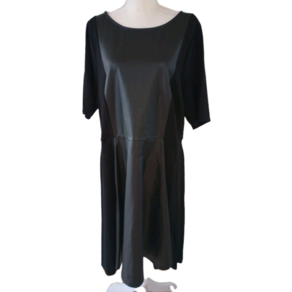 Torrid Size 3 Black Faux Leather Skater Dress Luxe Ponte Coated Black NWT - Picture 3 of 8
